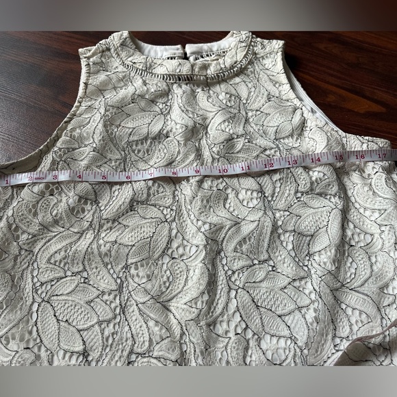 Beautiful Lace Eyelet Ultra Pink Tank Top - Picture 4 of 5